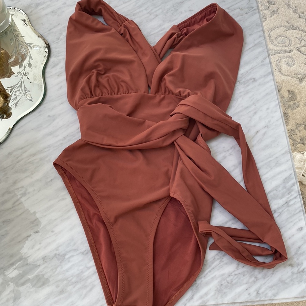 Cupshe Self Tie One Piece Swimsuit - Picture 4 of 5
